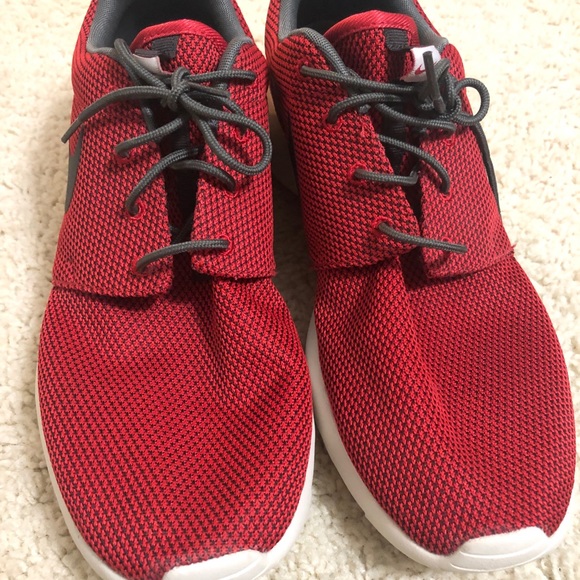 Nike Roshe Runs - Picture 2 of 3